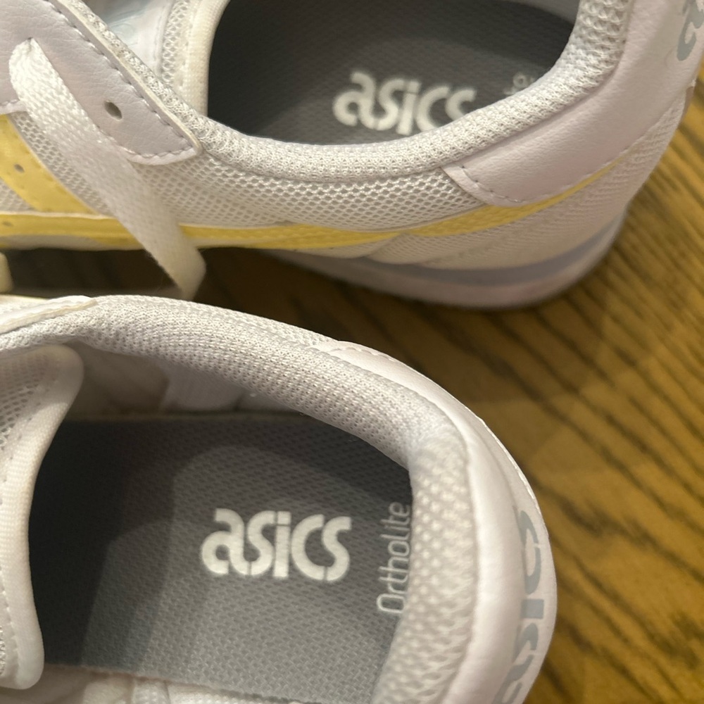 ASICS - Picture 7 of 8